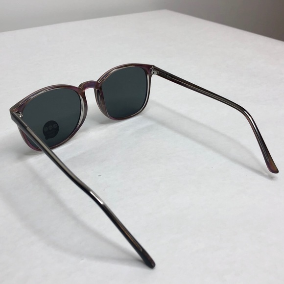 KOMONO Black/Chameleon Sunglasses (New) - Picture 6 of 9